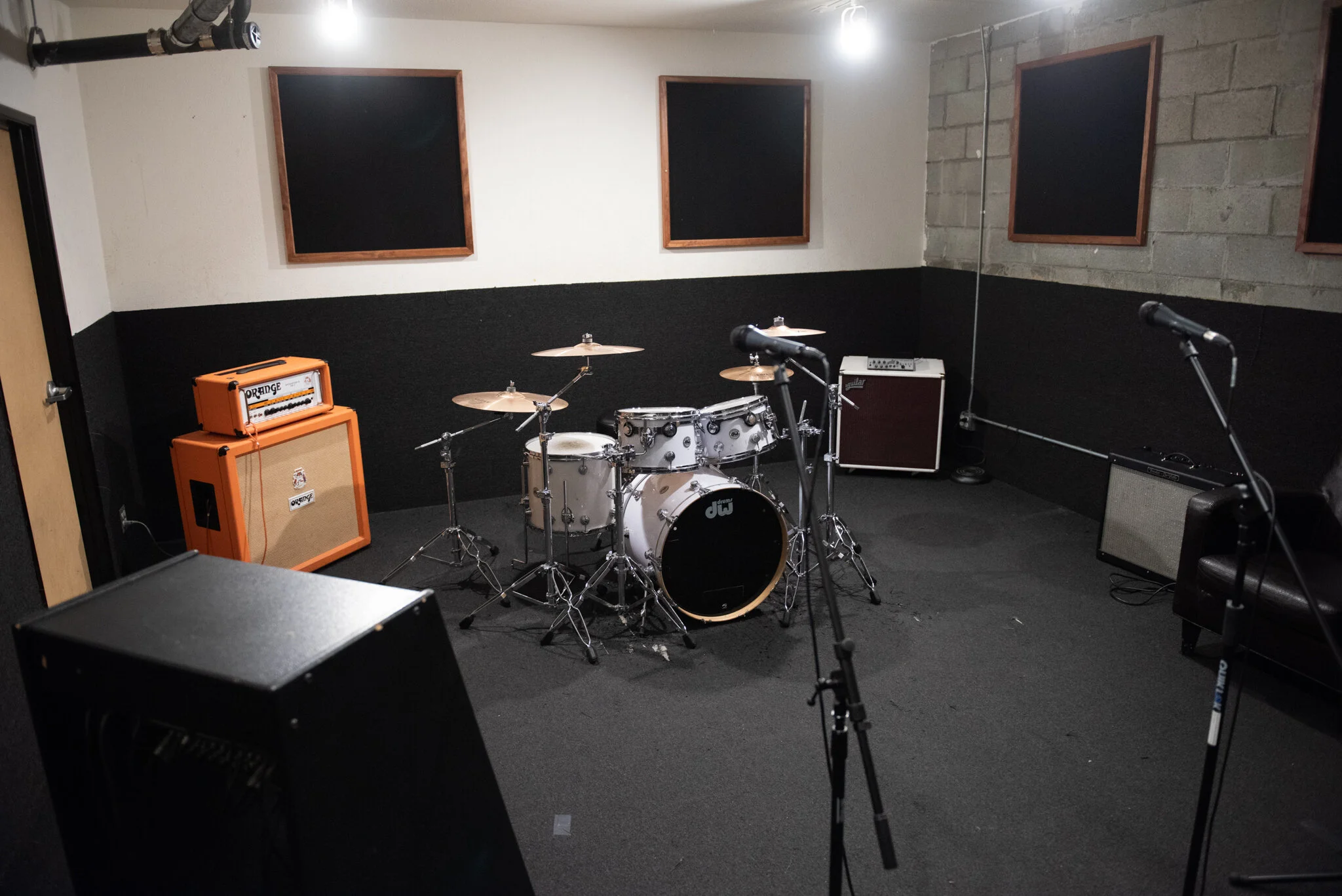 STUDIO 1 — AMP